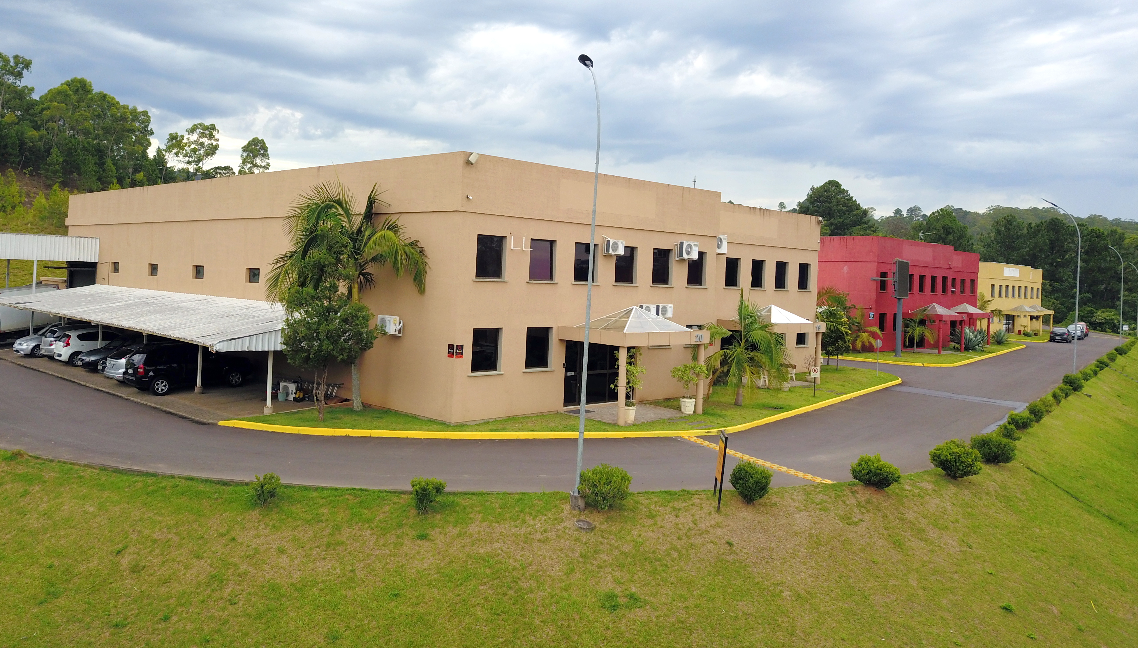 Técnico BMP PROAR montando componente pneumático